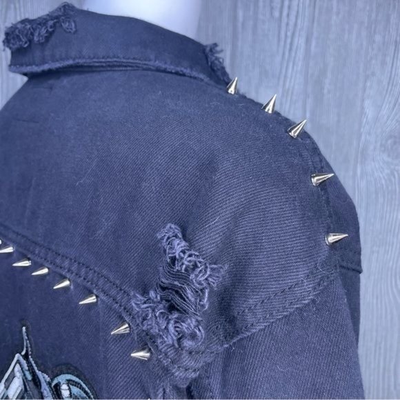 Guns and roses black denim jean jacket men’s size m upcycled distressed coat - Picture 12 of 16